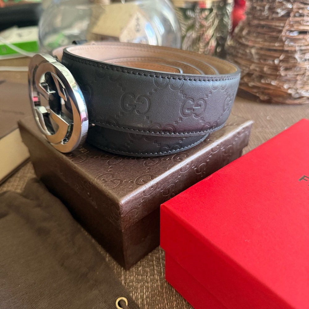 New Authentic Gucci Black Leather Belt with Silver Buckle